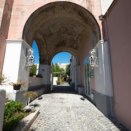 Controvento In Villa Eldorado Прочида Екстериор снимка